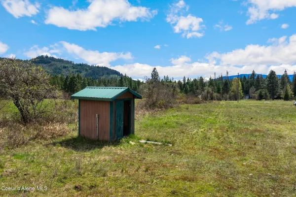 $325,000 | 2359 East Spring Creek Road, Clark Fork, ID 83811