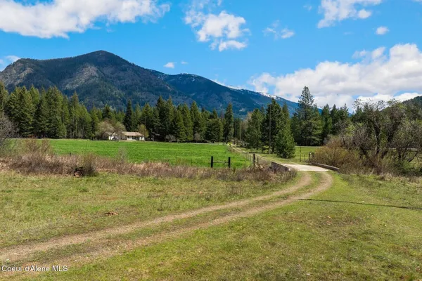 $325,000 | 2359 East Spring Creek Road, Clark Fork, ID 83811