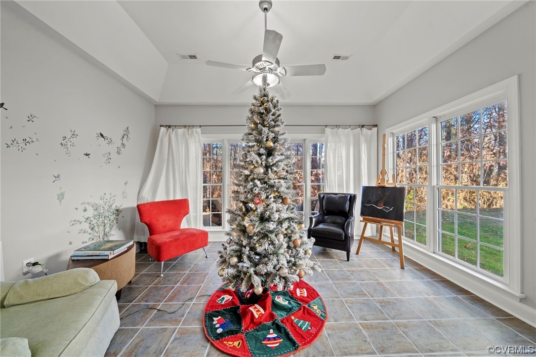 5124 Park Commons Loop Glen Allen, VA 23059 - Photo 8 of 30 a living room with furniture and a large window
