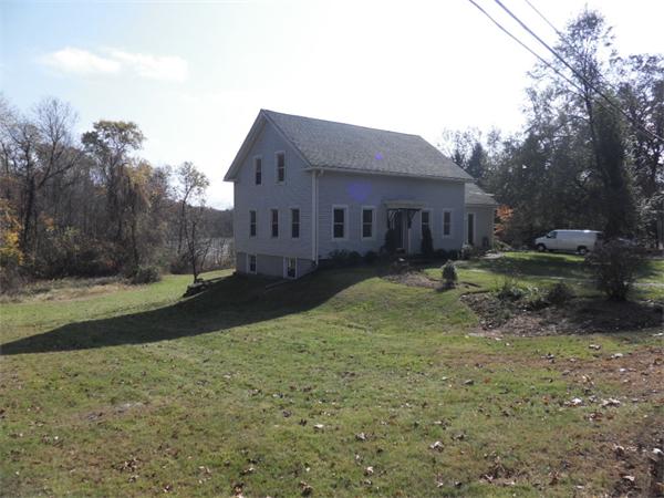 262 Chocolog Road Uxbridge, MA 01569 - Photo 3 of 27 Gallery Image 3