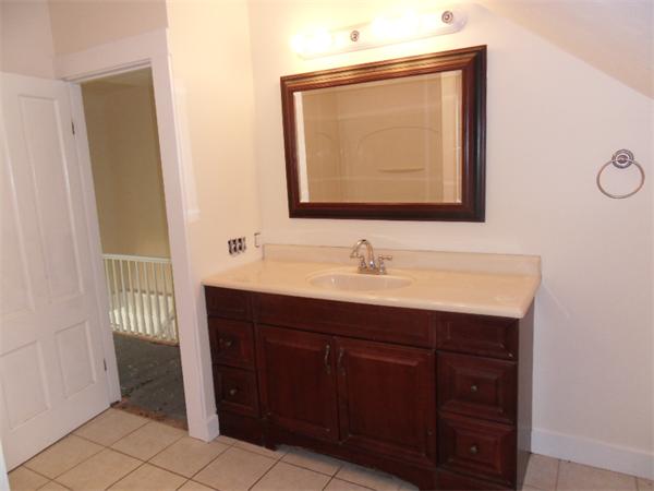 262 Chocolog Road Uxbridge, MA 01569 - Photo 10 of 27 Gallery Image 10