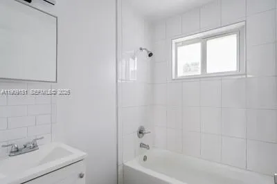 $1,999 | 1630 Northwest 18th Street, Unit 1, Miami, FL 33125