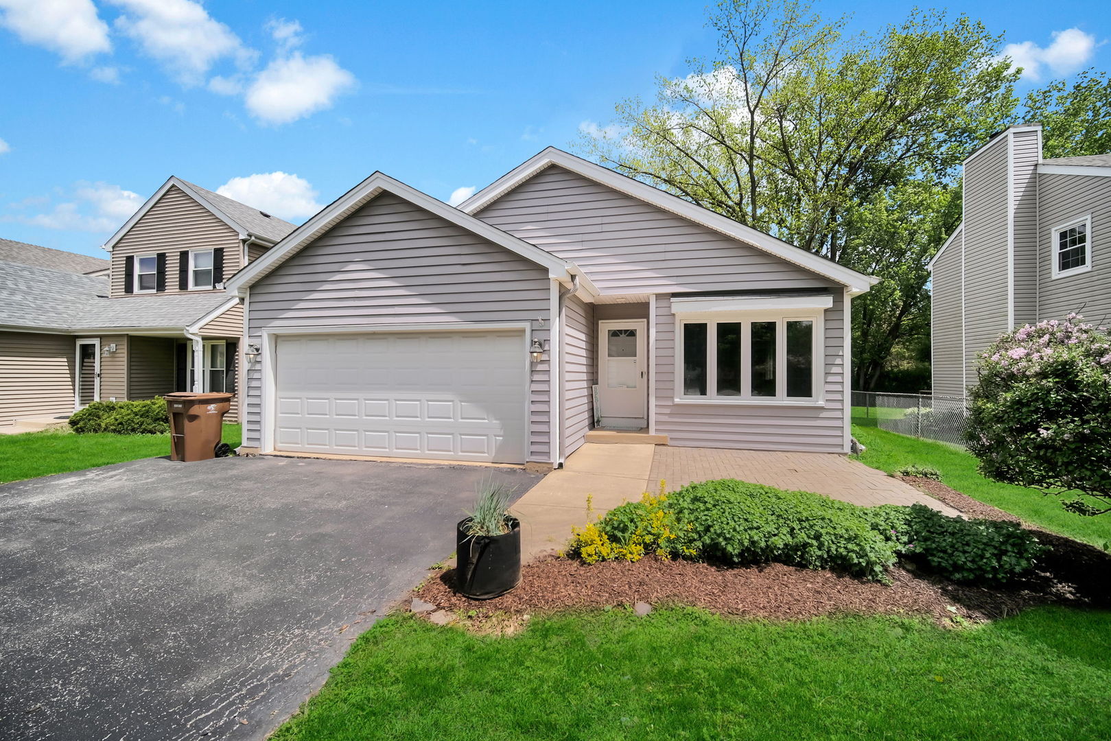 S075 Pleasant Hill Road Wheaton, IL 60187 - Photo 1 of 31