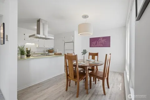 $495,000 | 914 6th Avenue North, Unit 201, Seattle, WA 98109