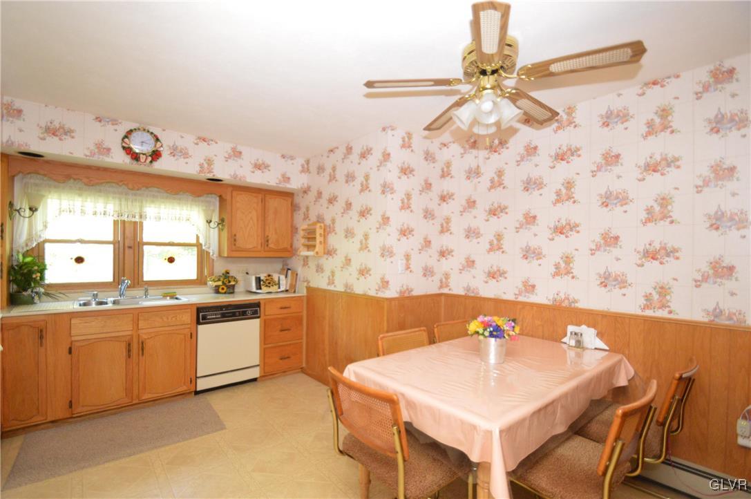 1109 Interchange Road Gilbert, PA 18331 - Photo 4 of 23