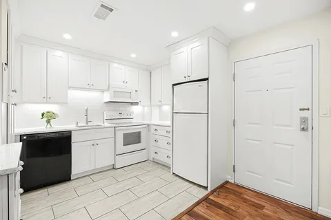$649,900 | 666 Main Street, Unit 315, Winchester, MA 01890
