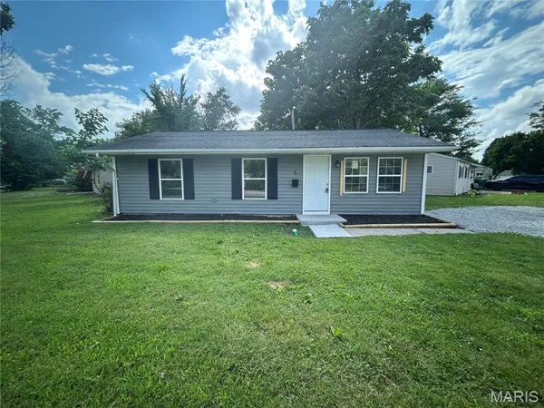 $105,000 | 6 St Columba Drive, Cahokia, IL 62206