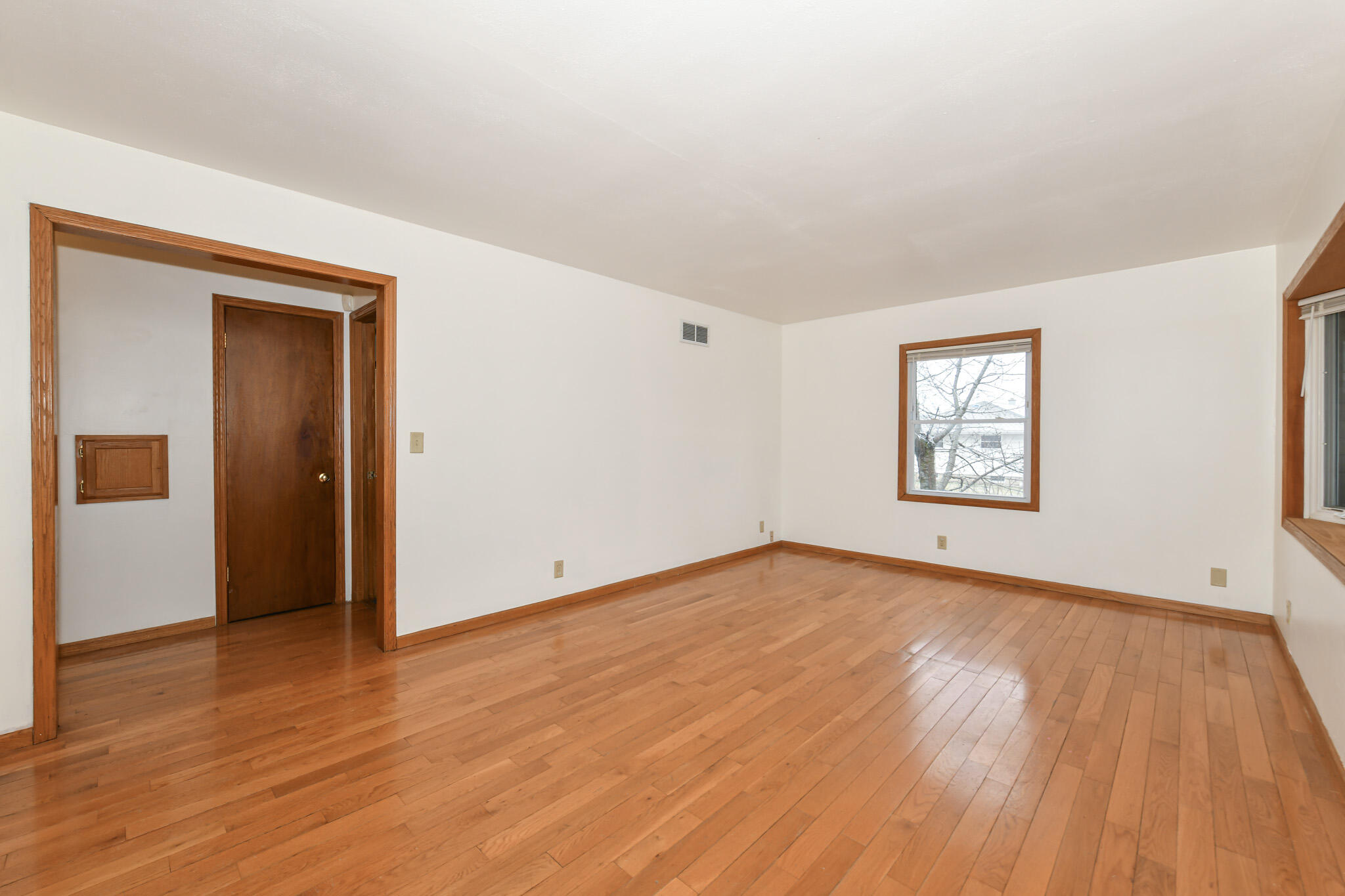 9335 West County Line Road, Unit 9325 Milwaukee, WI 53224 - Photo 8 of 39 31