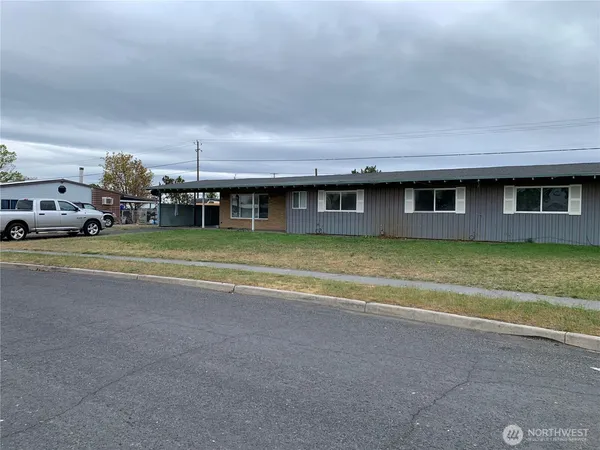 $265,000 | 137 Schilling Drive, Moses Lake, WA 98837