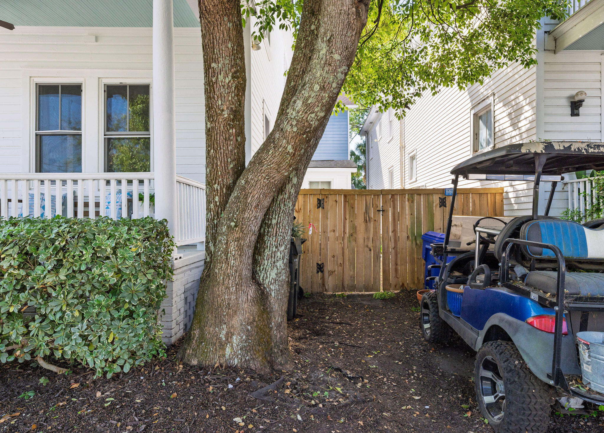 21 Cleveland Street Charleston, SC 29403 - Photo 46 of 53 Entrance to Side Yard