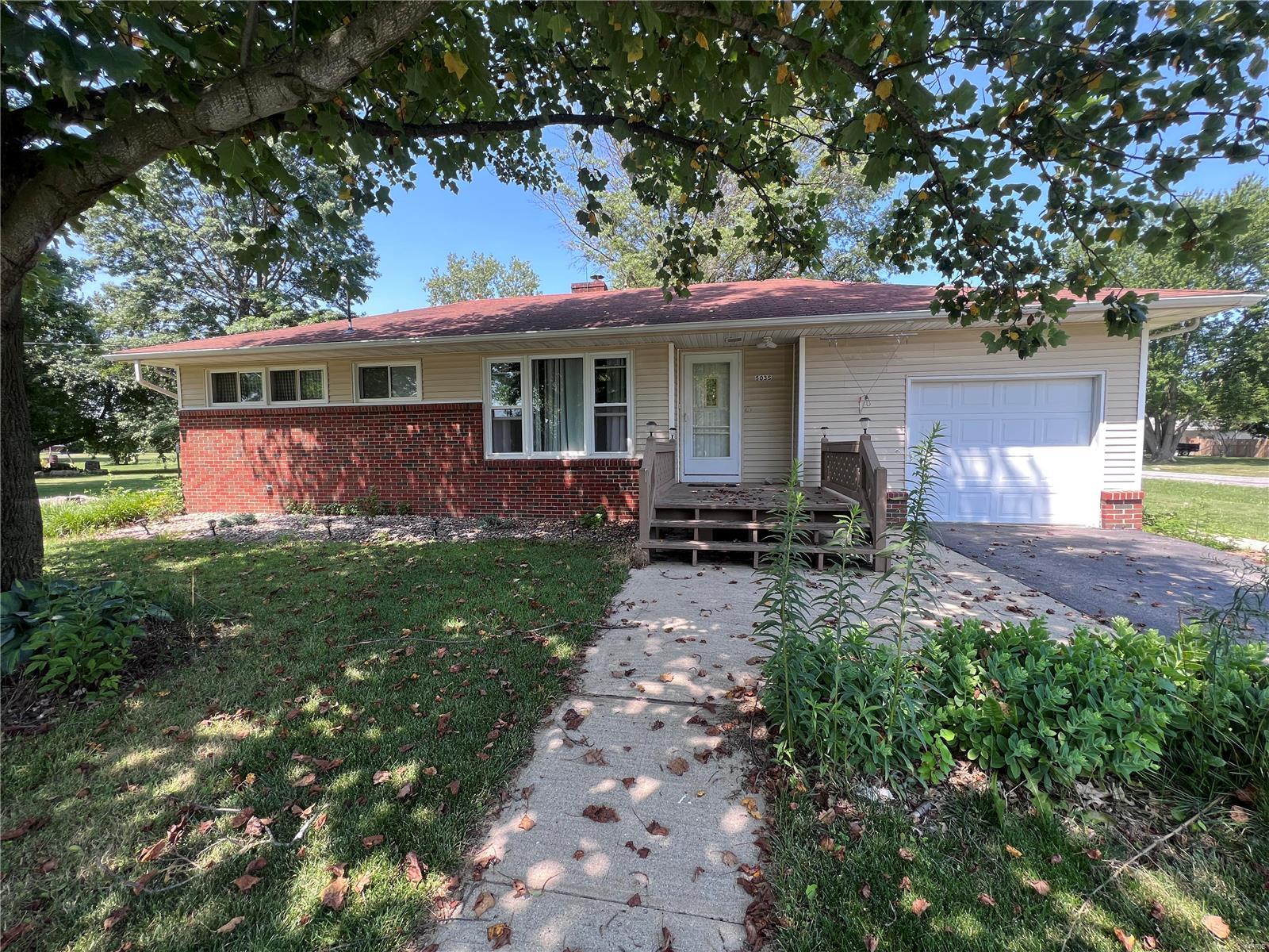 503 South Main Street New Douglas, IL 62074 - Photo 1 of 58