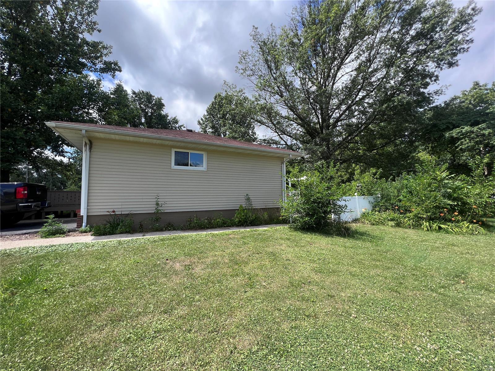 503 South Main Street New Douglas, IL 62074 - Photo 12 of 58