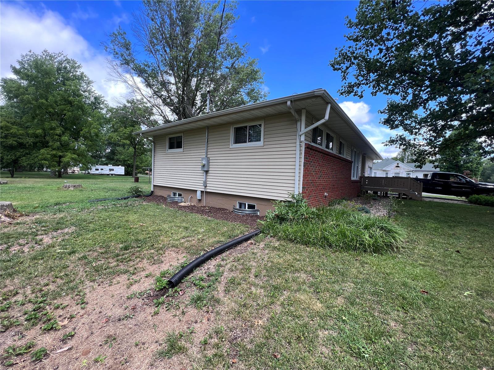503 South Main Street New Douglas, IL 62074 - Photo 14 of 58