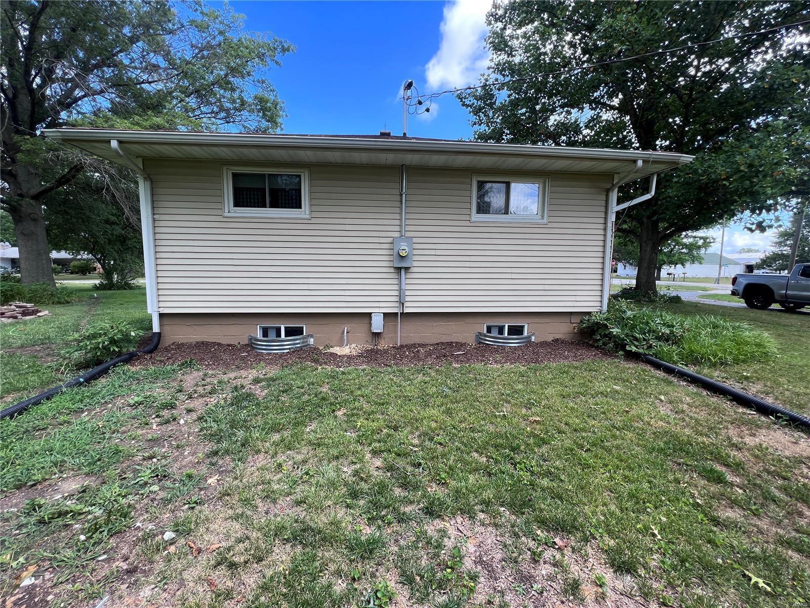 503 South Main Street New Douglas, IL 62074 - Photo 15 of 58