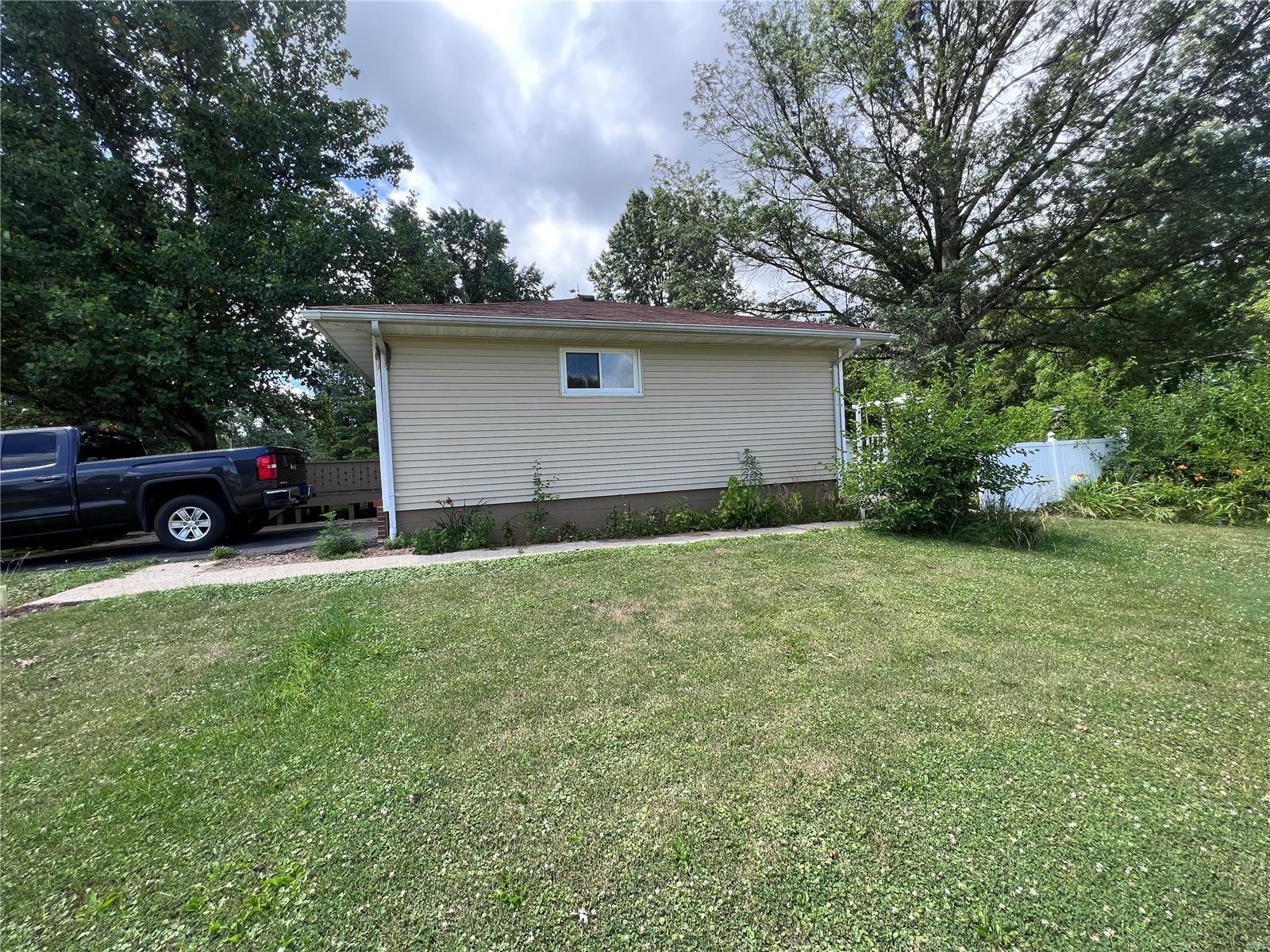 503 South Main Street New Douglas, IL 62074 - Photo 7 of 58