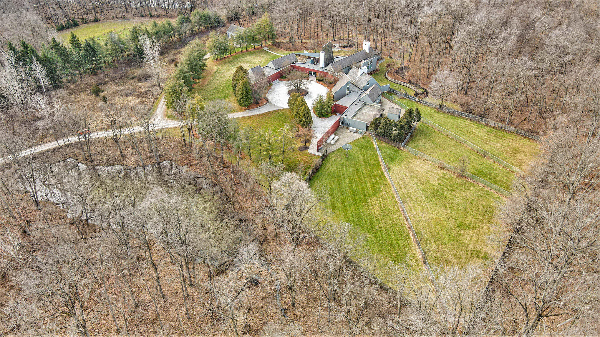 6283 Hellner Road Ann Arbor, MI 48105 - Photo 102 of 106 105_dji_0869