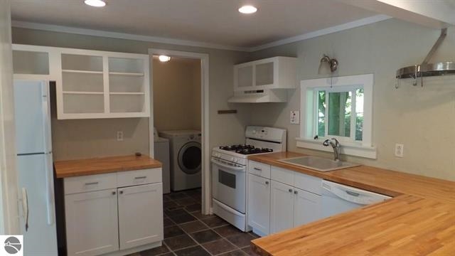 9308 Novak Road Cedar, MI 49621 - Photo 14 of 37 1800019-13.JPG