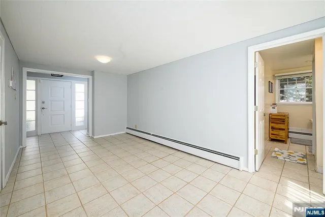 $949,000 | 624 West Drive, Paramus, NJ 07652