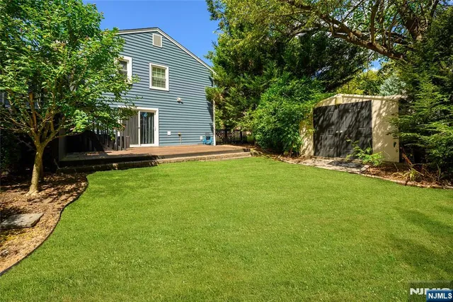 $949,000 | 624 West Drive, Paramus, NJ 07652