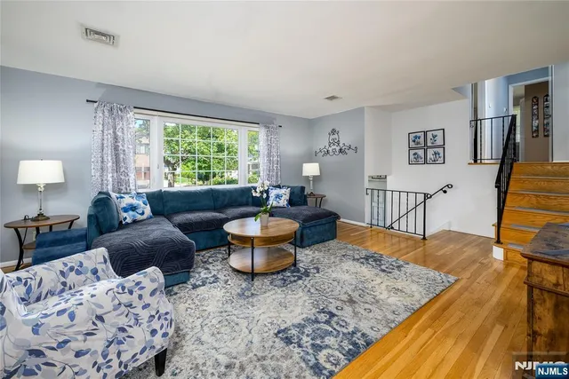 $949,000 | 624 West Drive, Paramus, NJ 07652