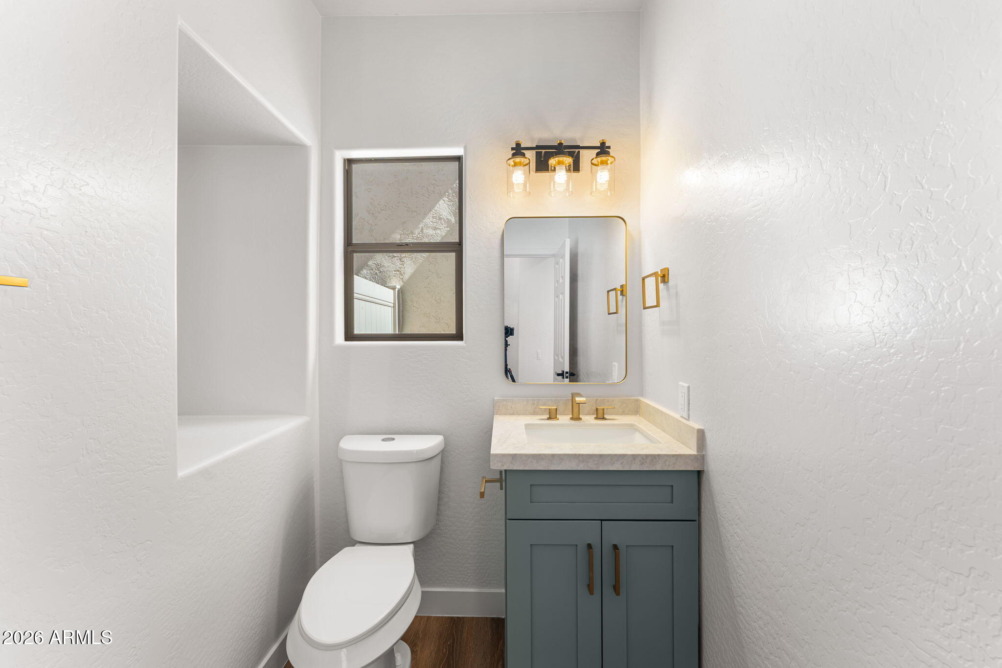 1943 West Davis Road Phoenix, AZ 85023 - Photo 26 of 41 26-web-or-mls-DSC00277