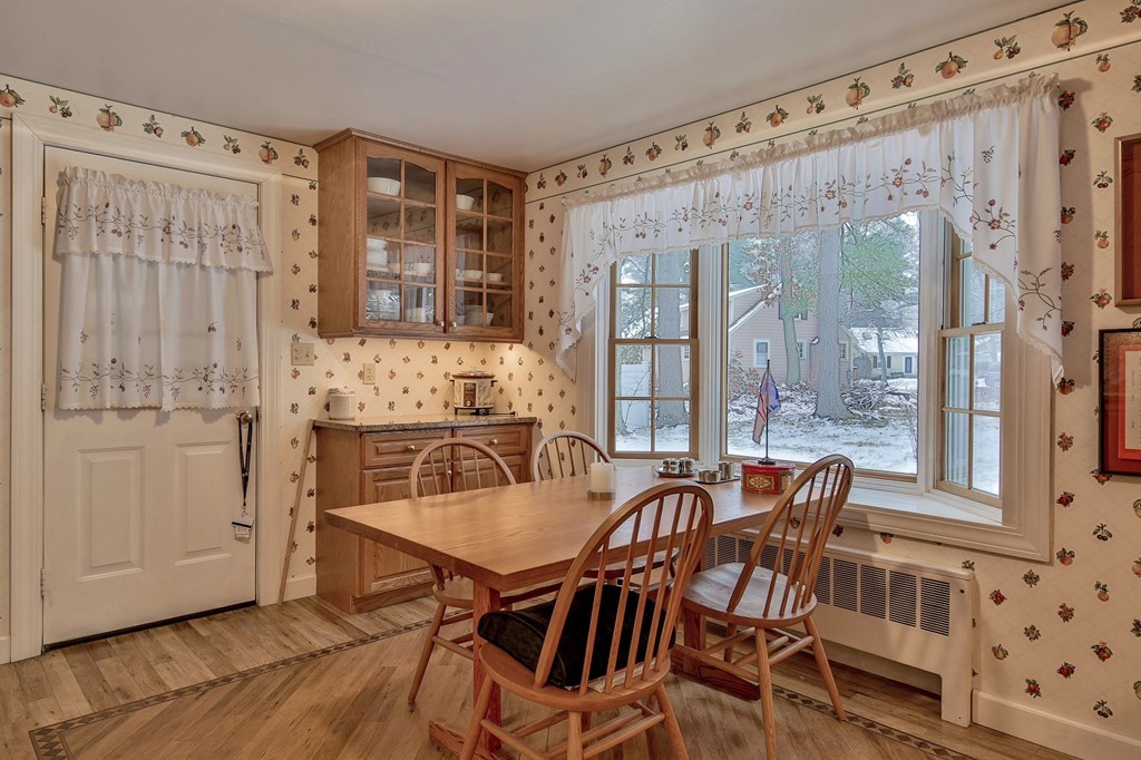 444 Great Road Bedford, MA 01730 - Photo 4 of 17 Gallery Image 4