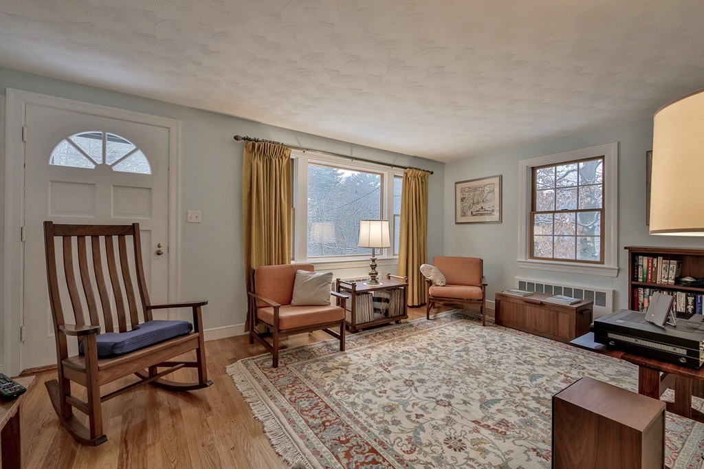 444 Great Road Bedford, MA 01730 - Photo 5 of 17 Gallery Image 5