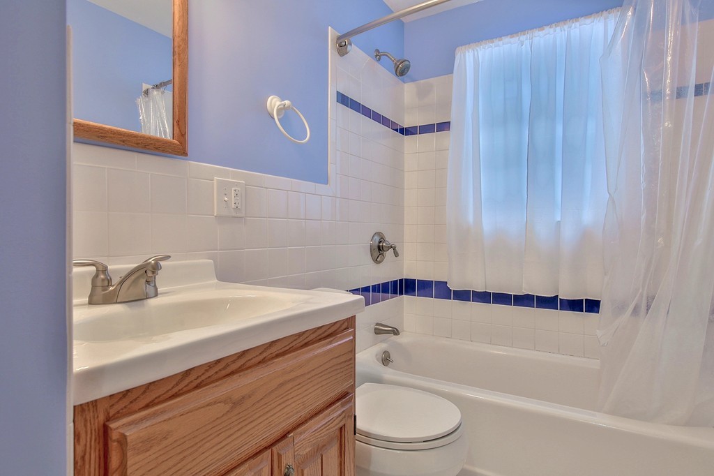 444 Great Road Bedford, MA 01730 - Photo 7 of 17 Gallery Image 7