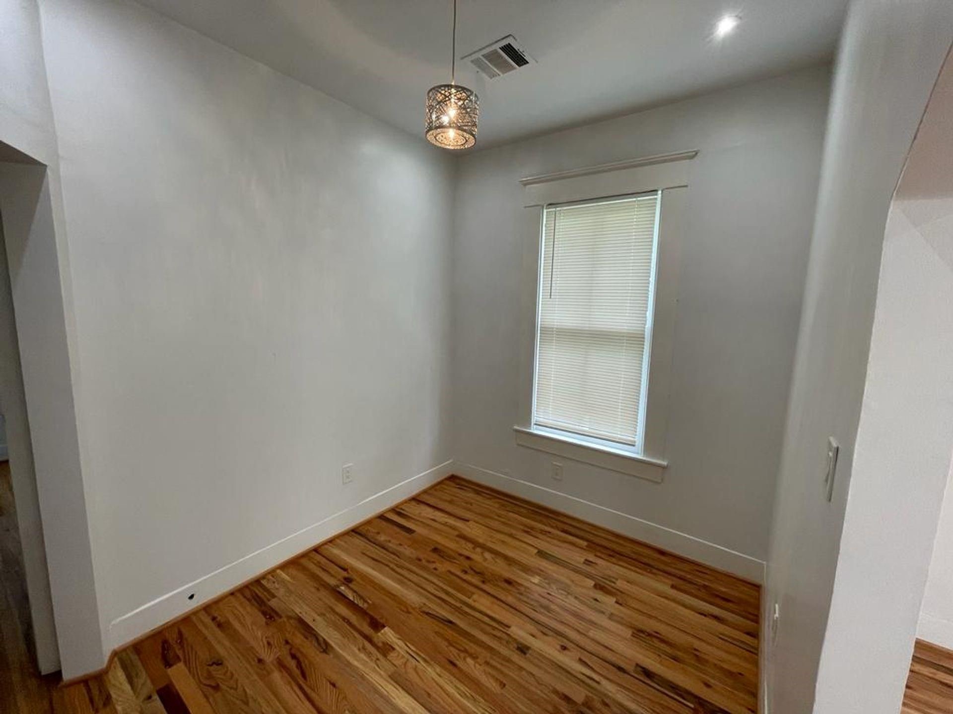 2118 Carter Street Houston, TX 77008 - Photo 7 of 8 Dining room or office space