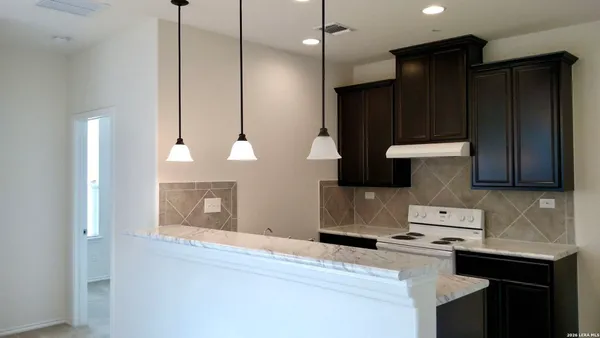 $1,695 | 513 Granite Mist, Universal City, TX 78148