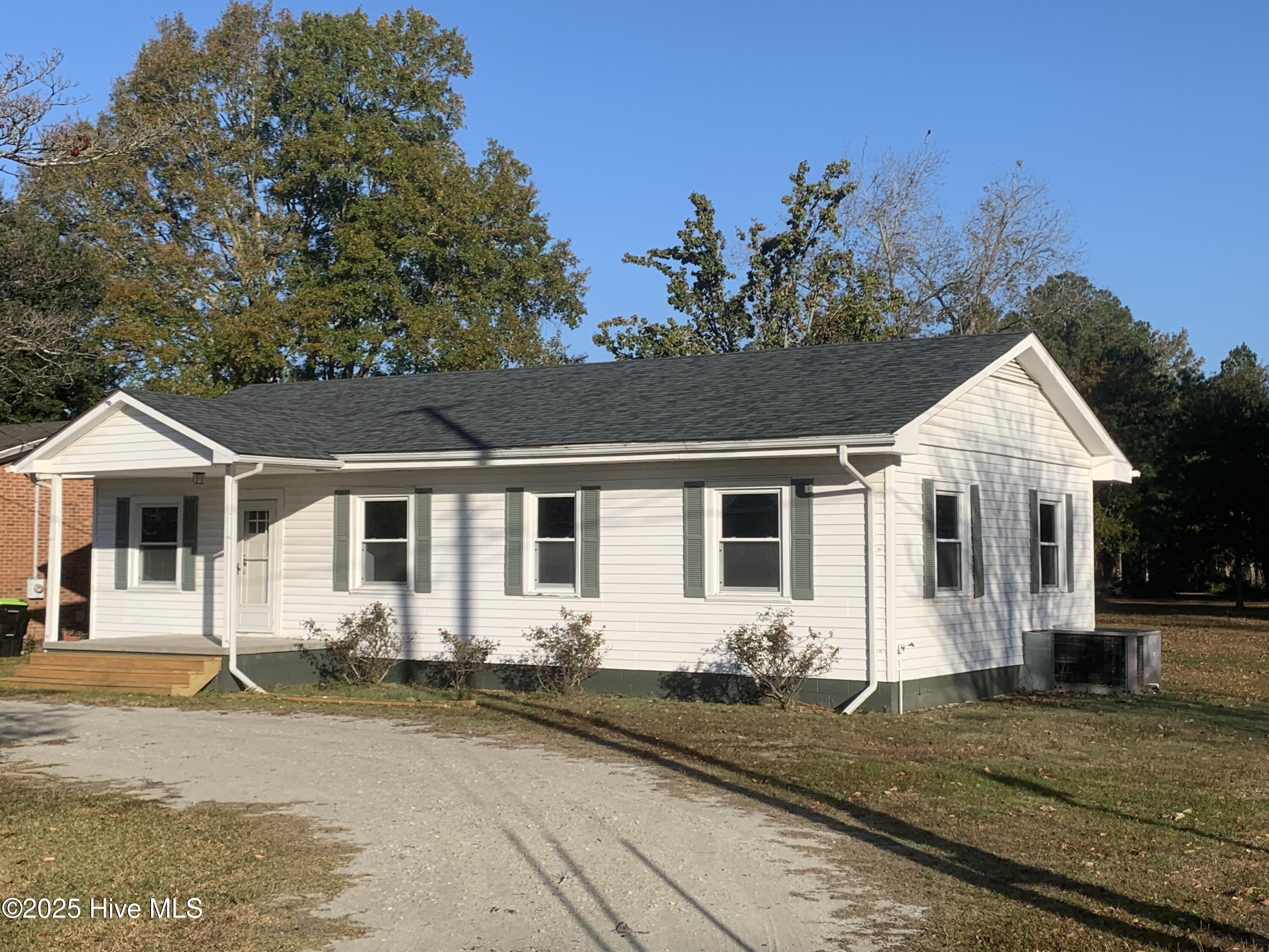 185 Saints Delight Church Road New Bern, NC 28560 - Photo 1 of 7 IMG_1571