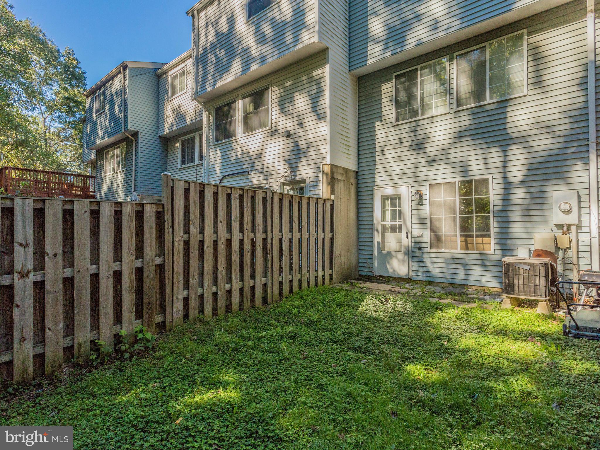 8032 Grandview Court Springfield, VA 22153 - Photo 27 of 28 Exterior (Rear)