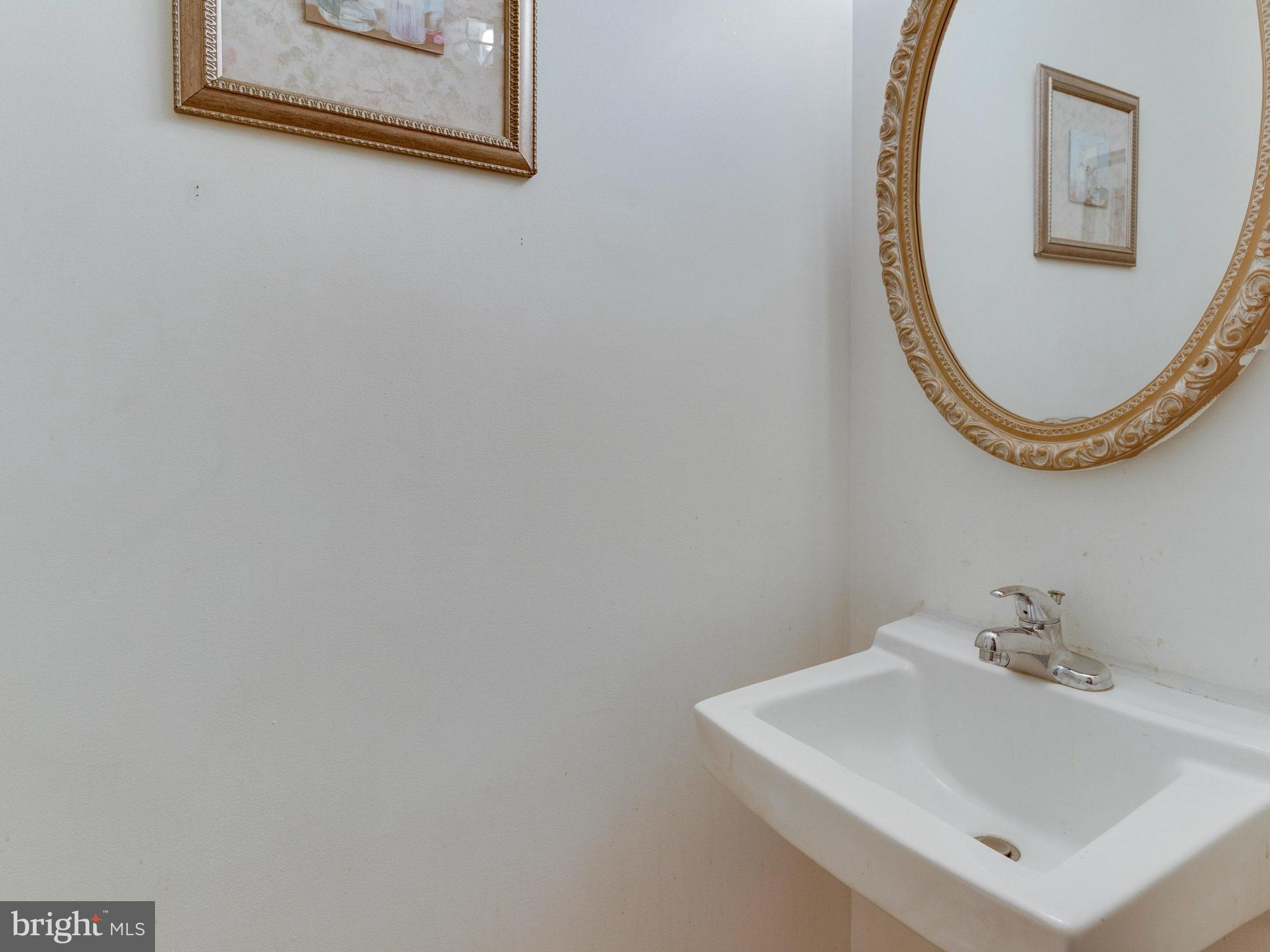 8032 Grandview Court Springfield, VA 22153 - Photo 4 of 28 Bath