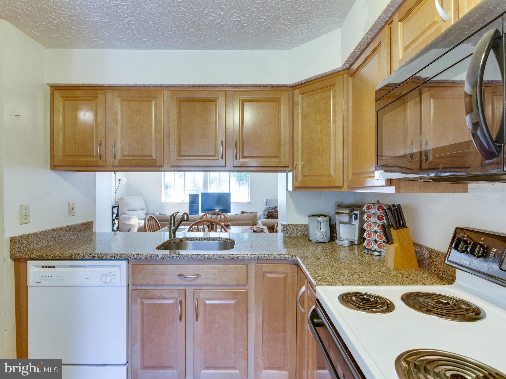 8032 Grandview Court Springfield, VA 22153 - Photo 6 of 28 Kitchen