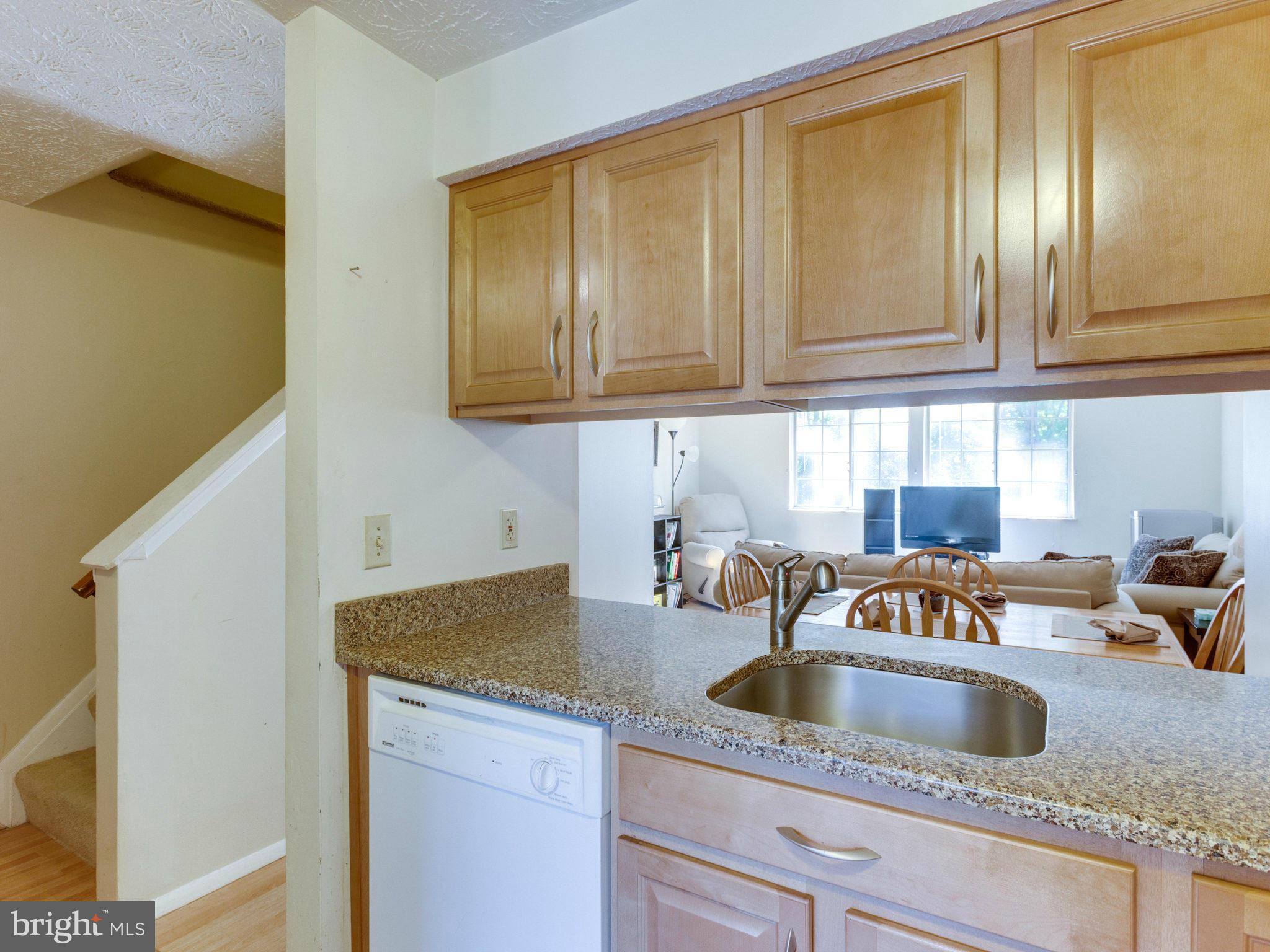 8032 Grandview Court Springfield, VA 22153 - Photo 7 of 28 Kitchen
