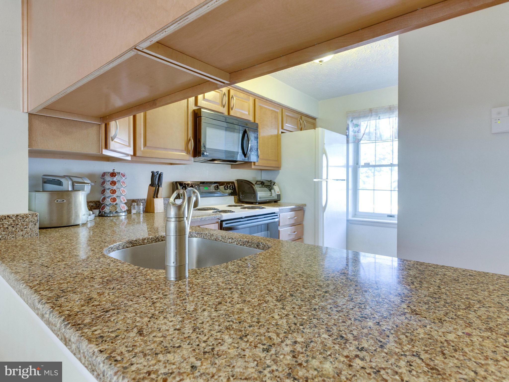 8032 Grandview Court Springfield, VA 22153 - Photo 8 of 28 Kitchen