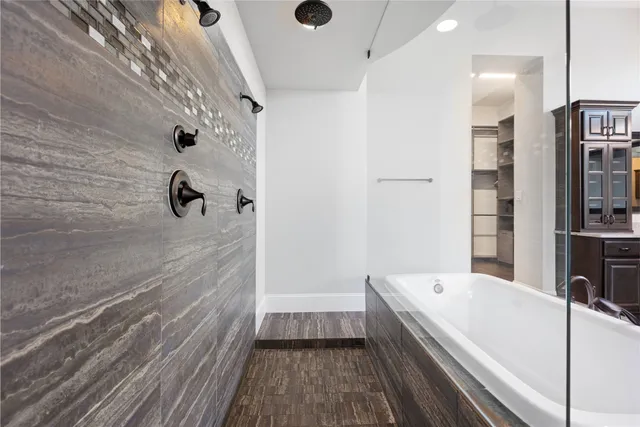 $1,520,000 | 18011 Blue Ridge Shores Drive, Cypress, TX 77433