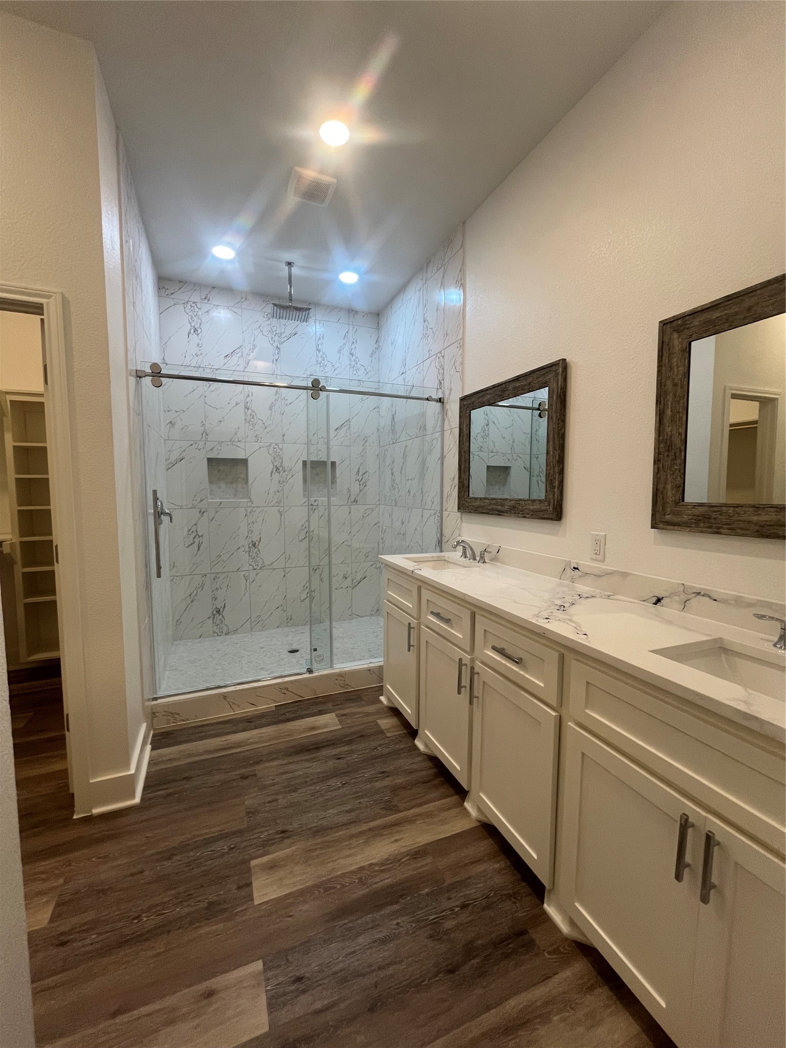 33416 FM 521 Road Angleton, TX 77515 - Photo 10 of 14 Master bath