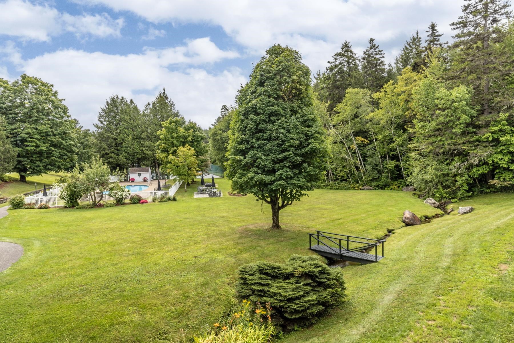 6051 Mountain Road, Unit 29 Stowe, VT 05672 - Photo 38 of 40 Gallery Image 38
