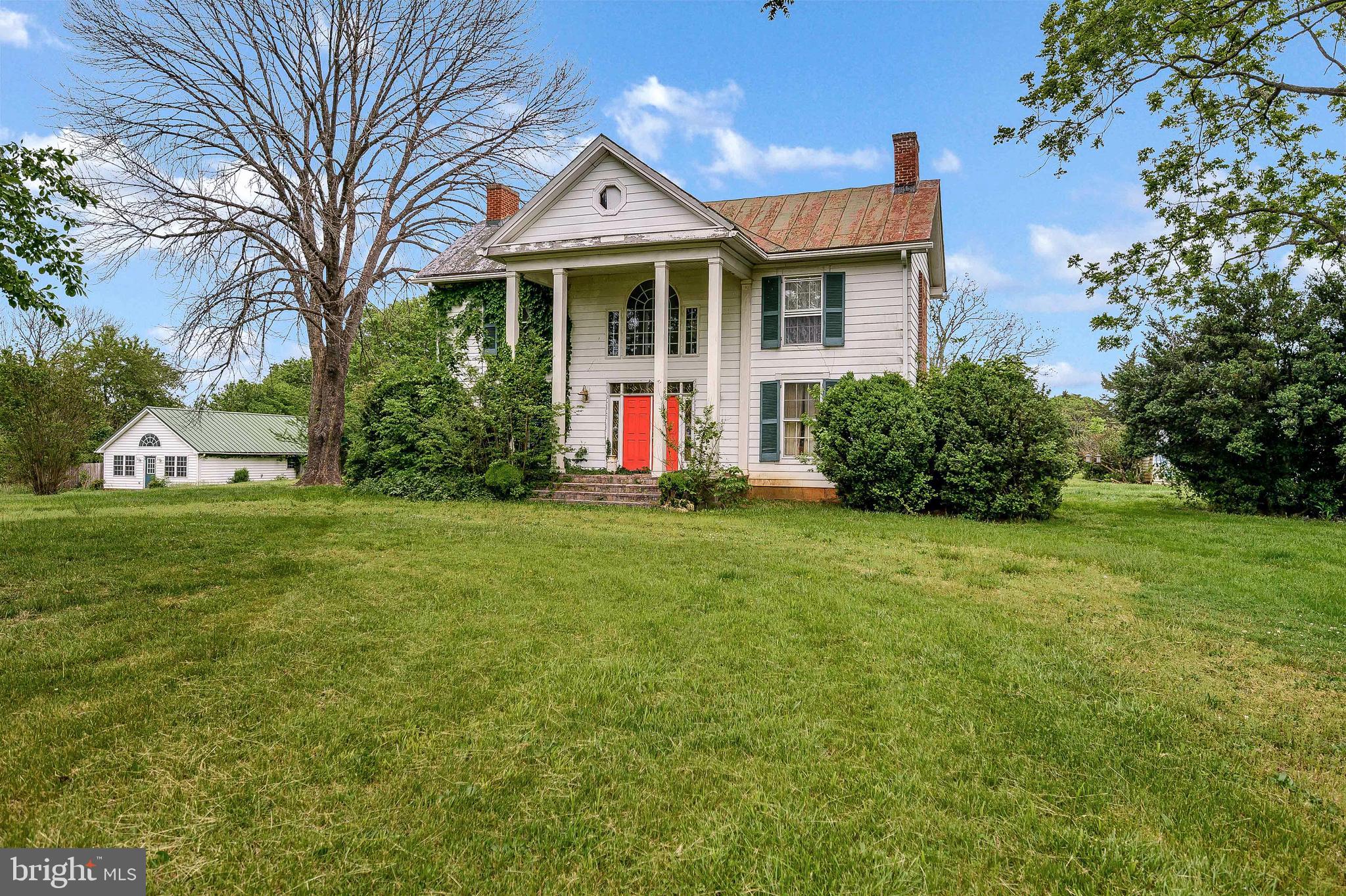 Welcome to Circa 1840 Bicentennial Farmhouse