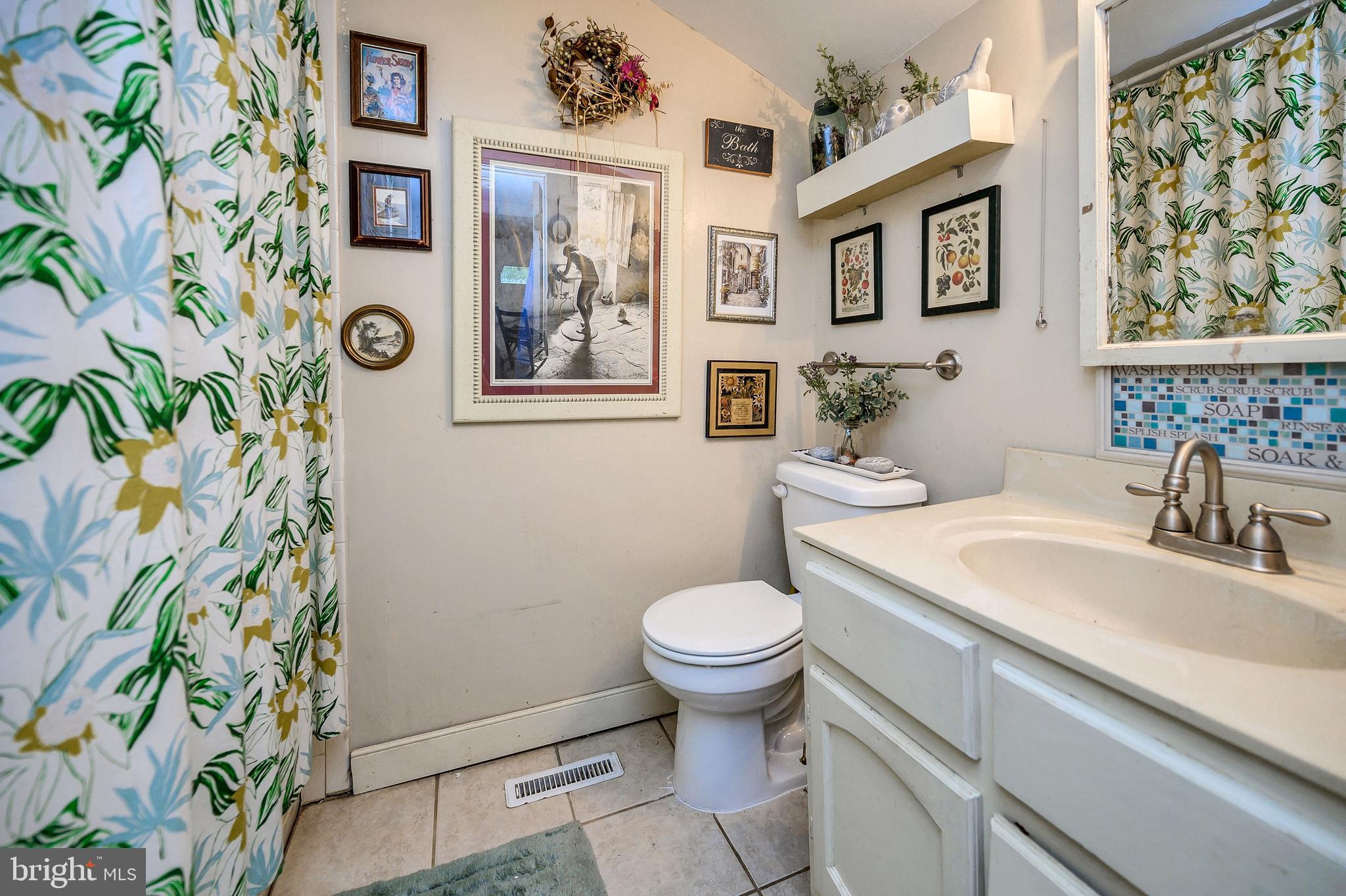 16253 Marquis Road Orange, VA 22960 - Photo 21 of 56 Full bath on the main level