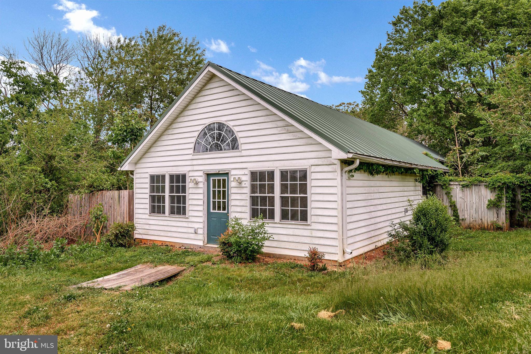 16253 Marquis Road Orange, VA 22960 - Photo 29 of 56 Attached commercial kennel