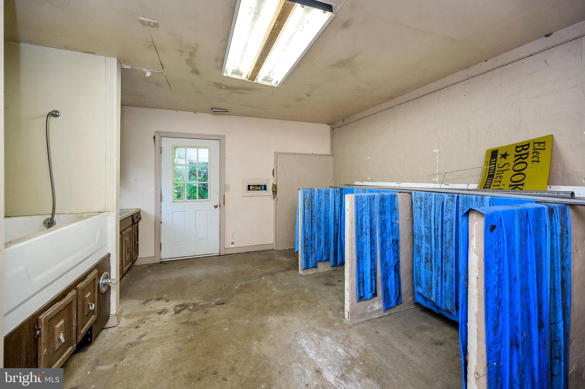 16253 Marquis Road Orange, VA 22960 - Photo 32 of 56 Kennel bathing area