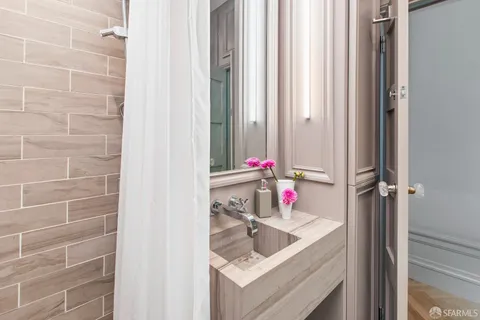 $2,500,000 | 1242 Sacramento Street, Unit 1, San Francisco, CA 94108