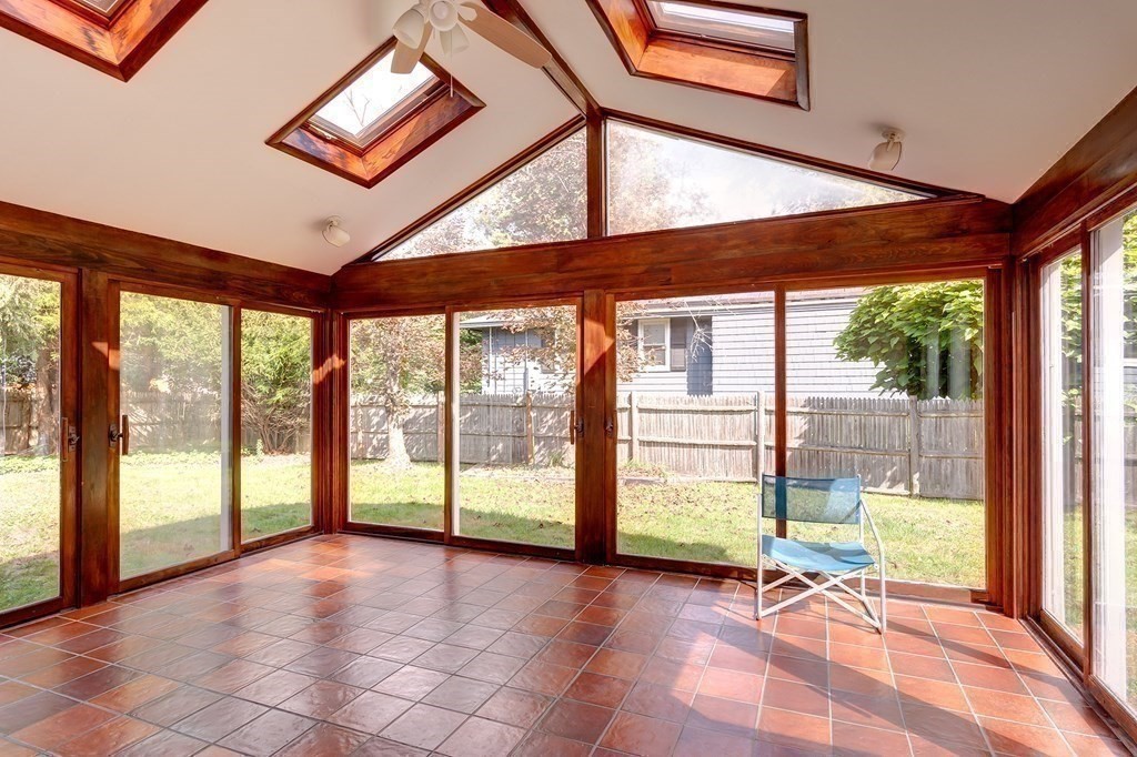 28 Spring Valley Road Worcester, MA 01609 - Photo 17 of 37 Gallery Image 17