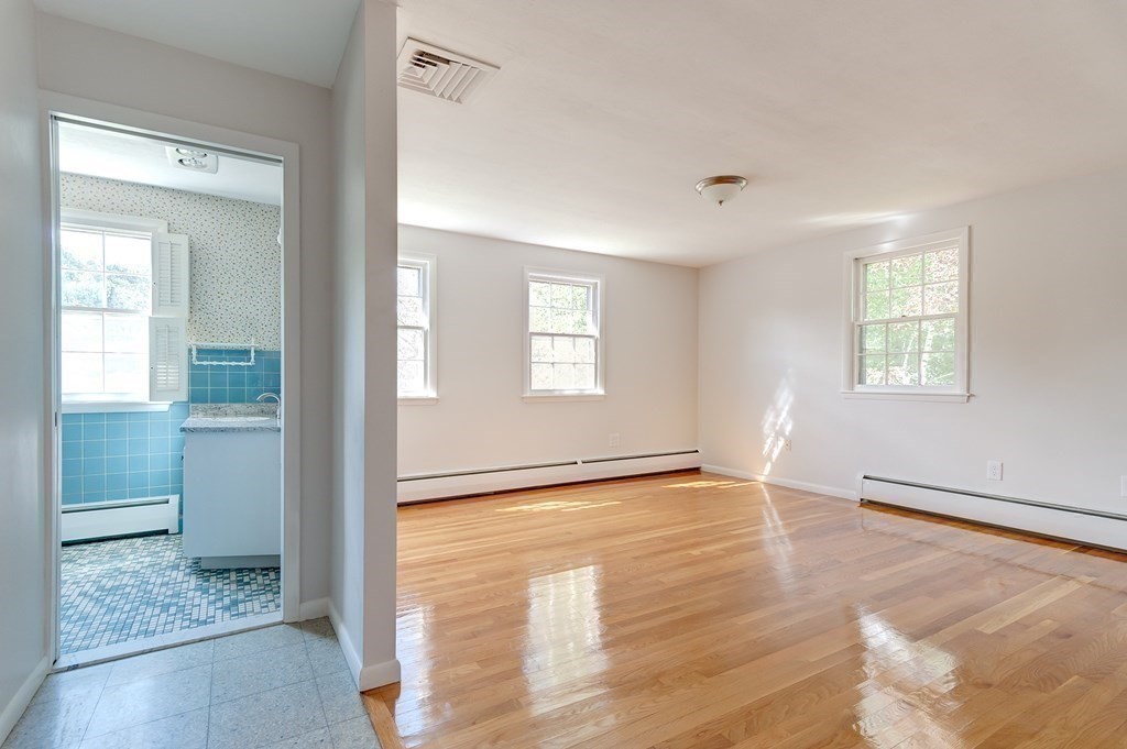 28 Spring Valley Road Worcester, MA 01609 - Photo 20 of 37 Gallery Image 20