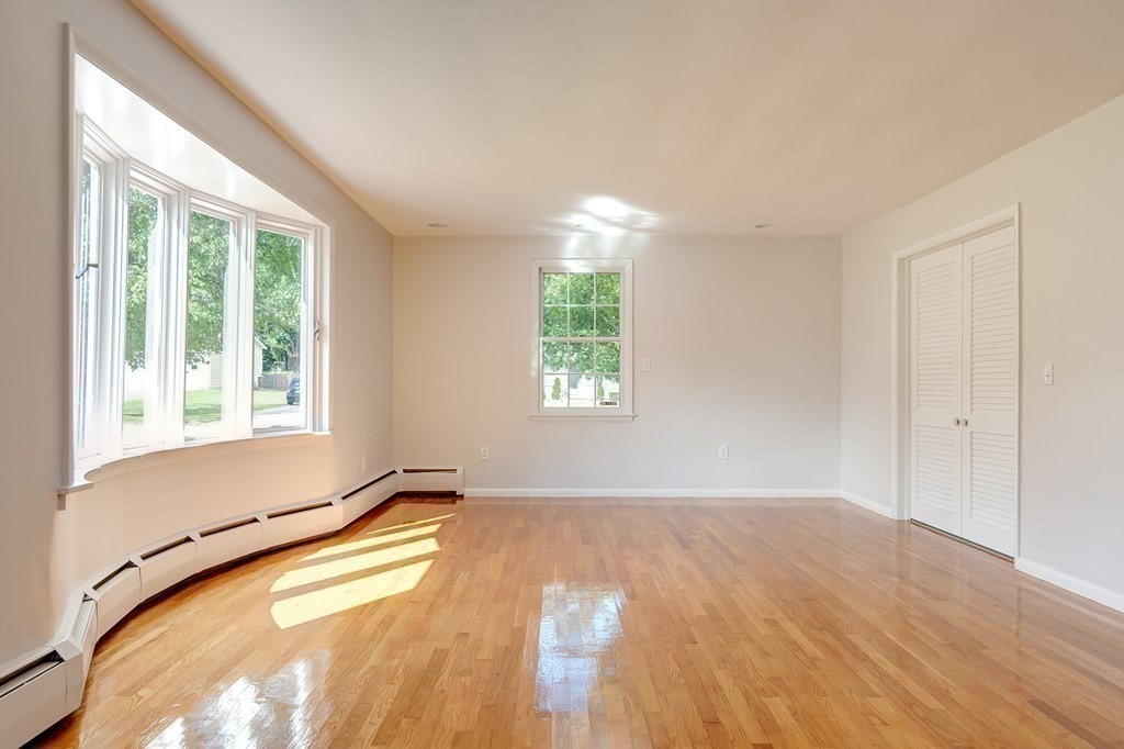 28 Spring Valley Road Worcester, MA 01609 - Photo 8 of 37 Gallery Image 8