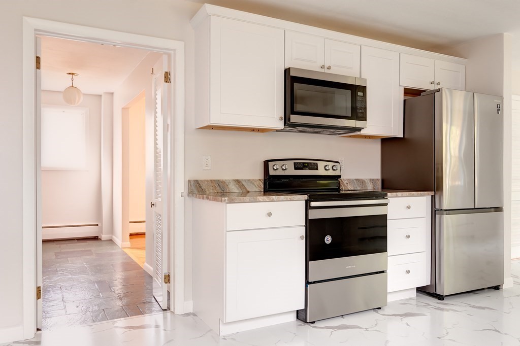 28 Spring Valley Road Worcester, MA 01609 - Photo 10 of 37 Gallery Image 10