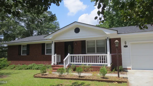 $1,725 | 25 East North Street, Angier, NC 27501