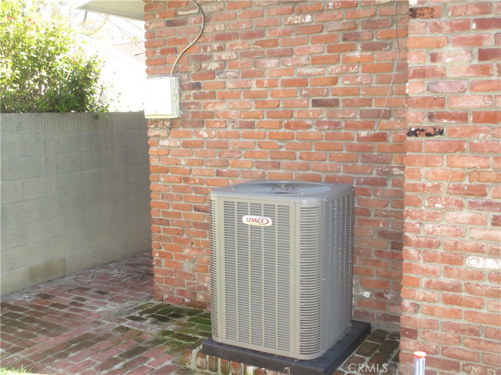 2281 Faust Avenue Long Beach, CA 90815 - Photo 7 of 41 a view of a brick house